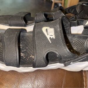 Nike Black and White Hook-and-Loop Sport Sandals